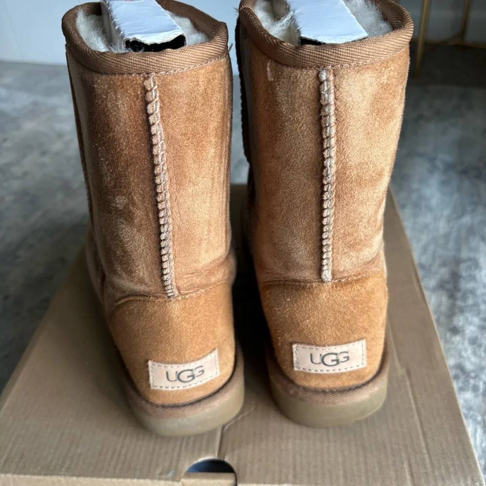 UGG Women's Classic Short Boot II